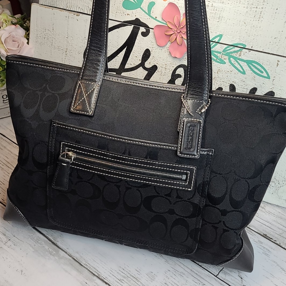 AUTHENTIC SIGNATURE COACH HANDBAG